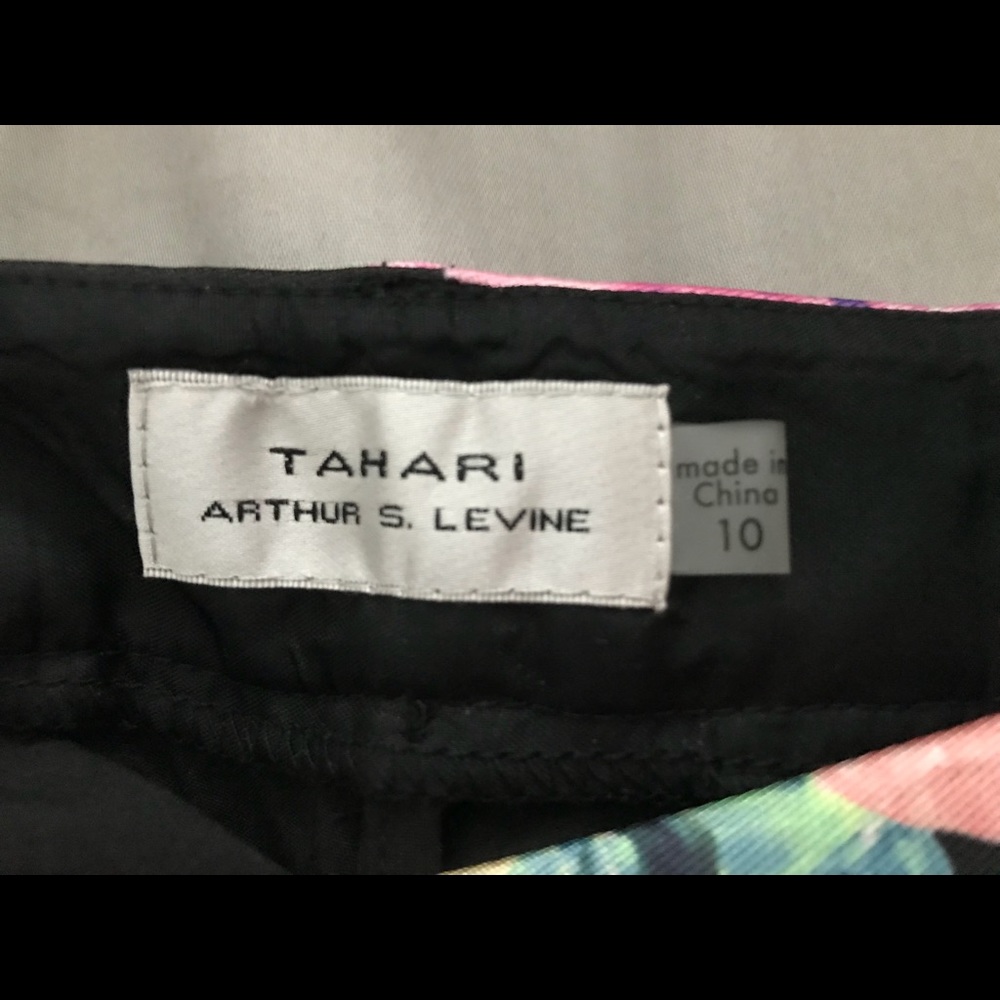 Tahari ASL’s Floral-Print Mikado Cropped Pants - Picture 3 of 6
